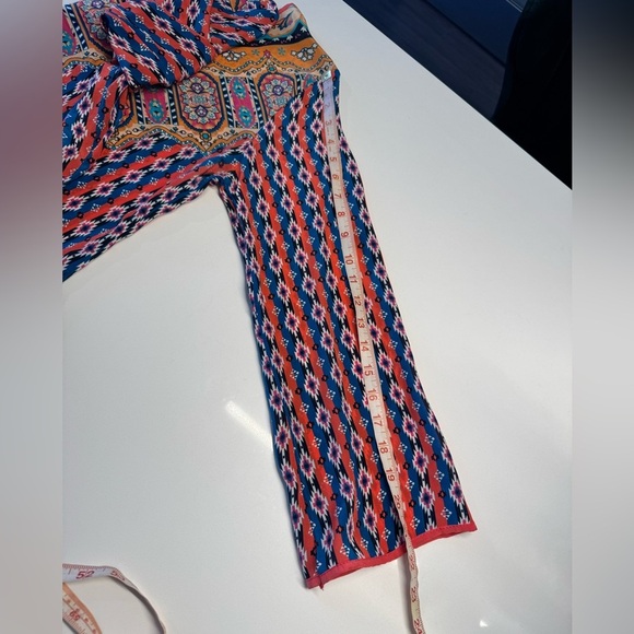 Tolani Silk Long Sleeve Pink Multicolor V neck shirt blouse size small or medium - Picture 10 of 10